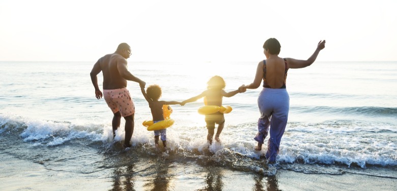 Family on the Beach | Sunset Vacations