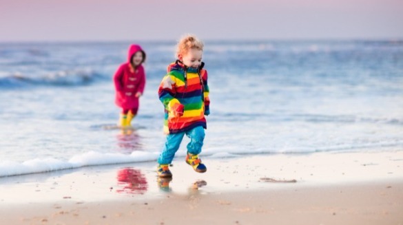 Winter Kids at the Beach | Sunset Vacations